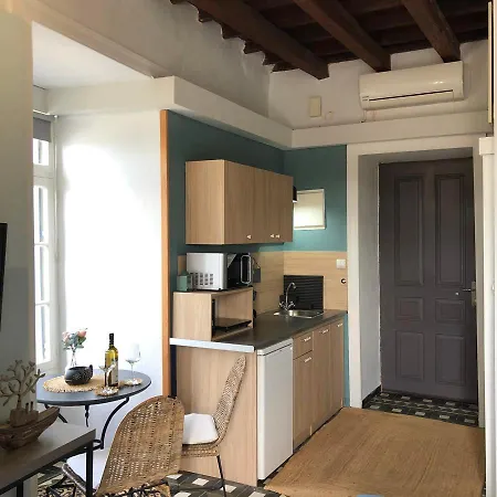 Old Port - Bellavista شقة